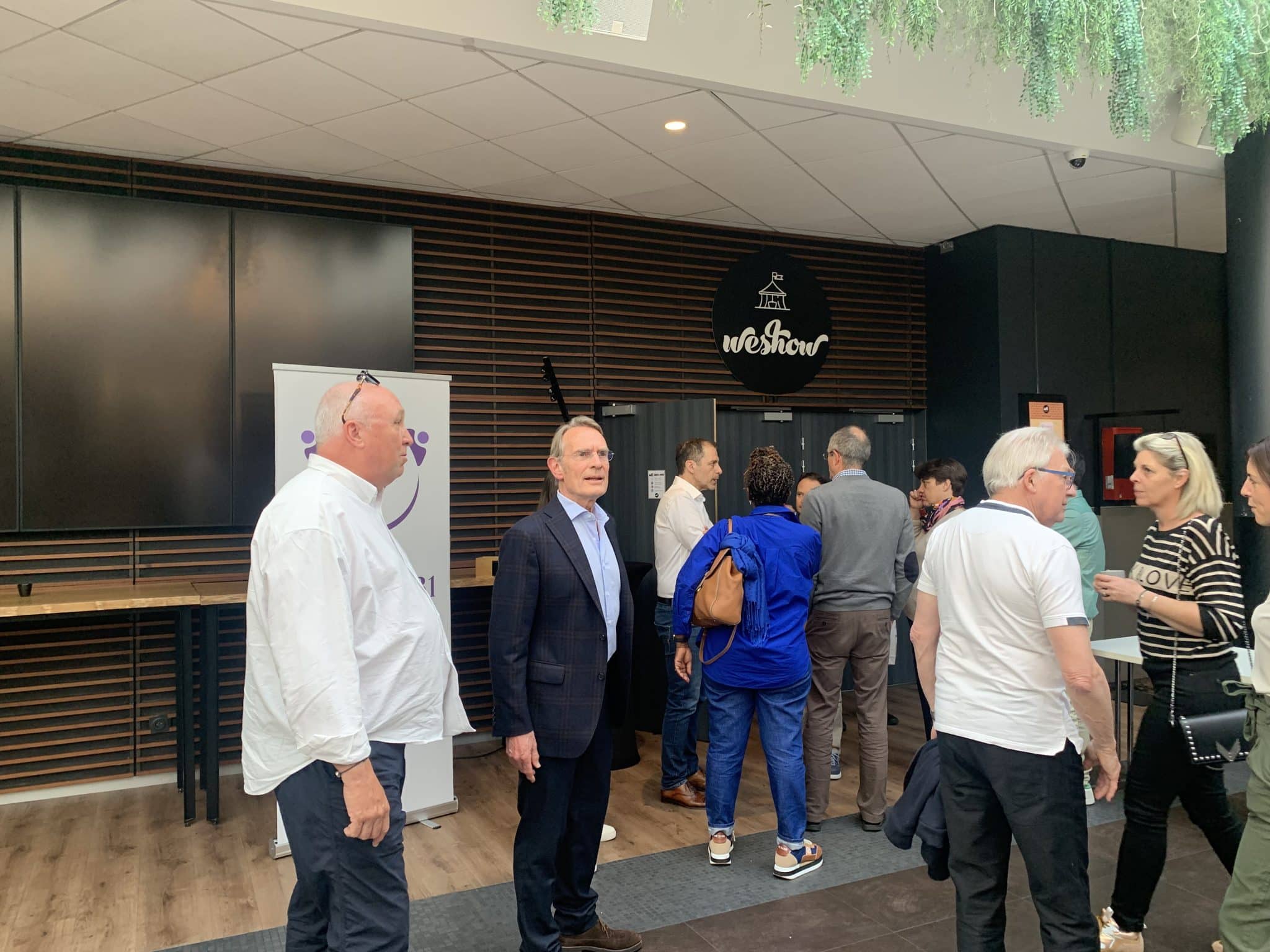 EXw0%StjS6iHHHm6Qr8dGQ